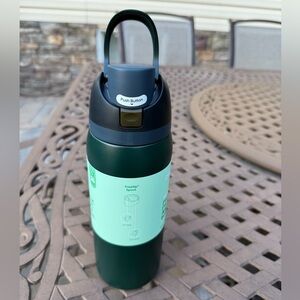 NWT- Owala 32oz Stainless Steel FreeSip Spout Water Bottle- Jade